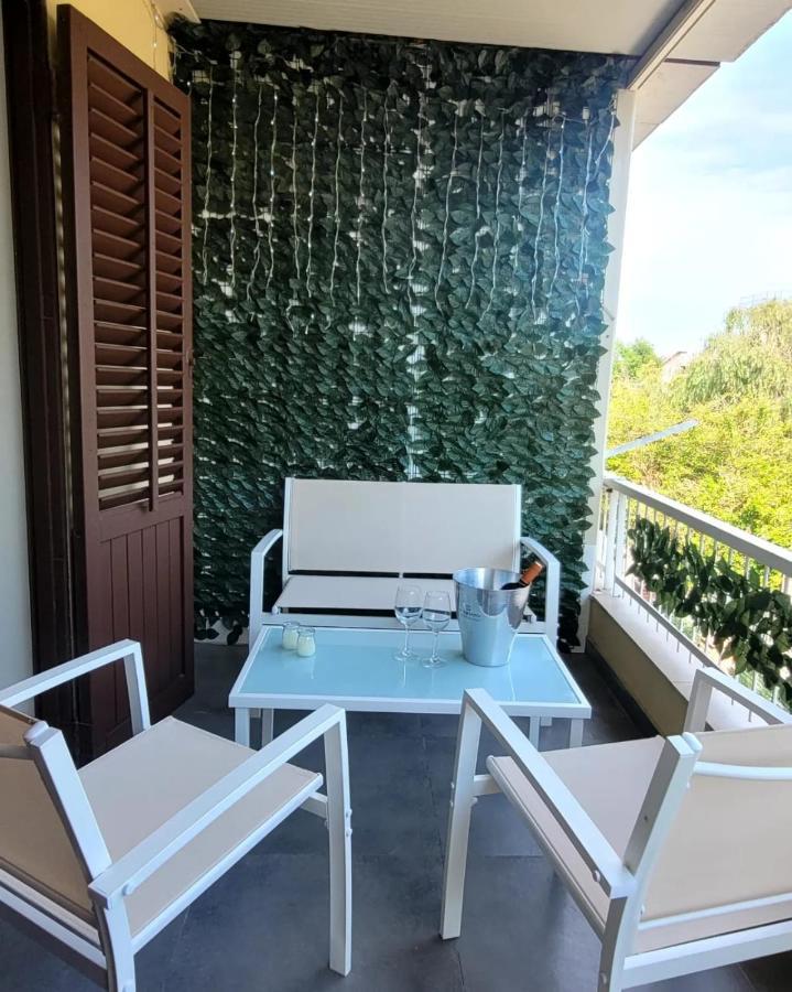 Casa Mandorlo A Mondello Lägenhet Exteriör bild